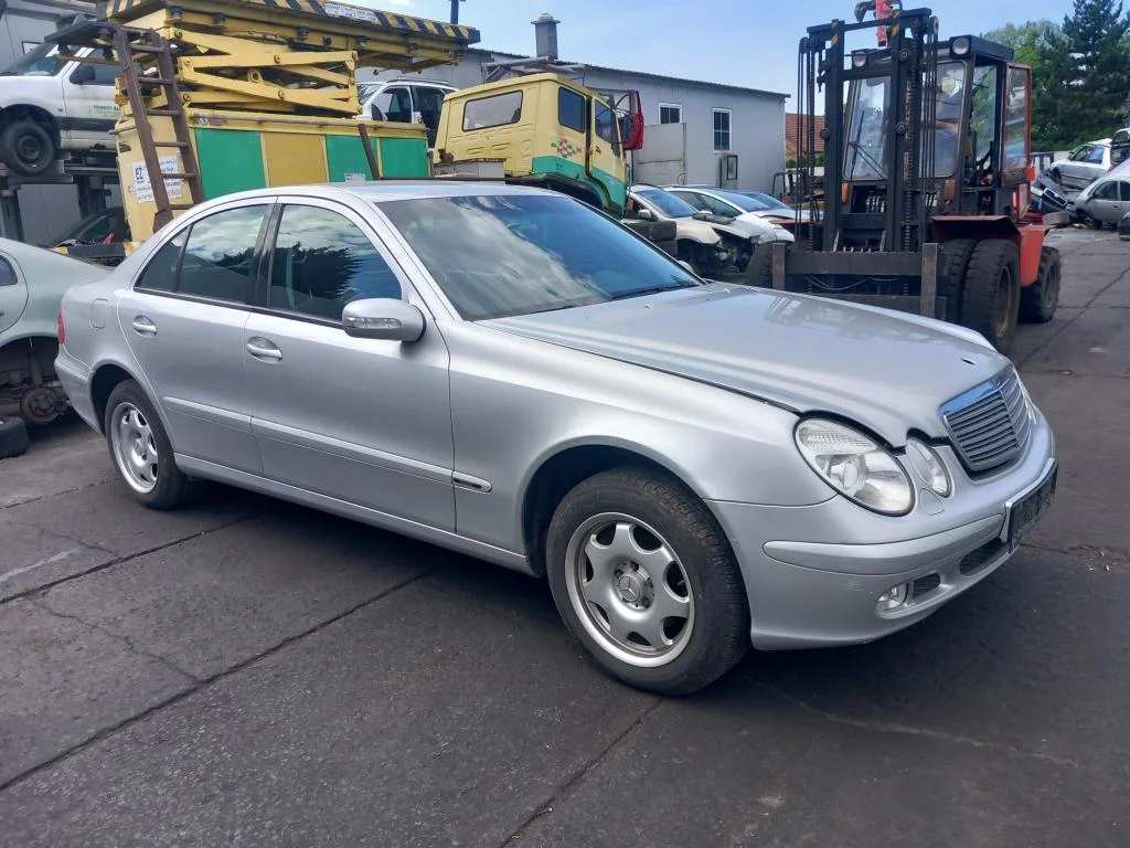 Mercedes-Benz Třídy E 2.2 Cdi 646.961, 2003