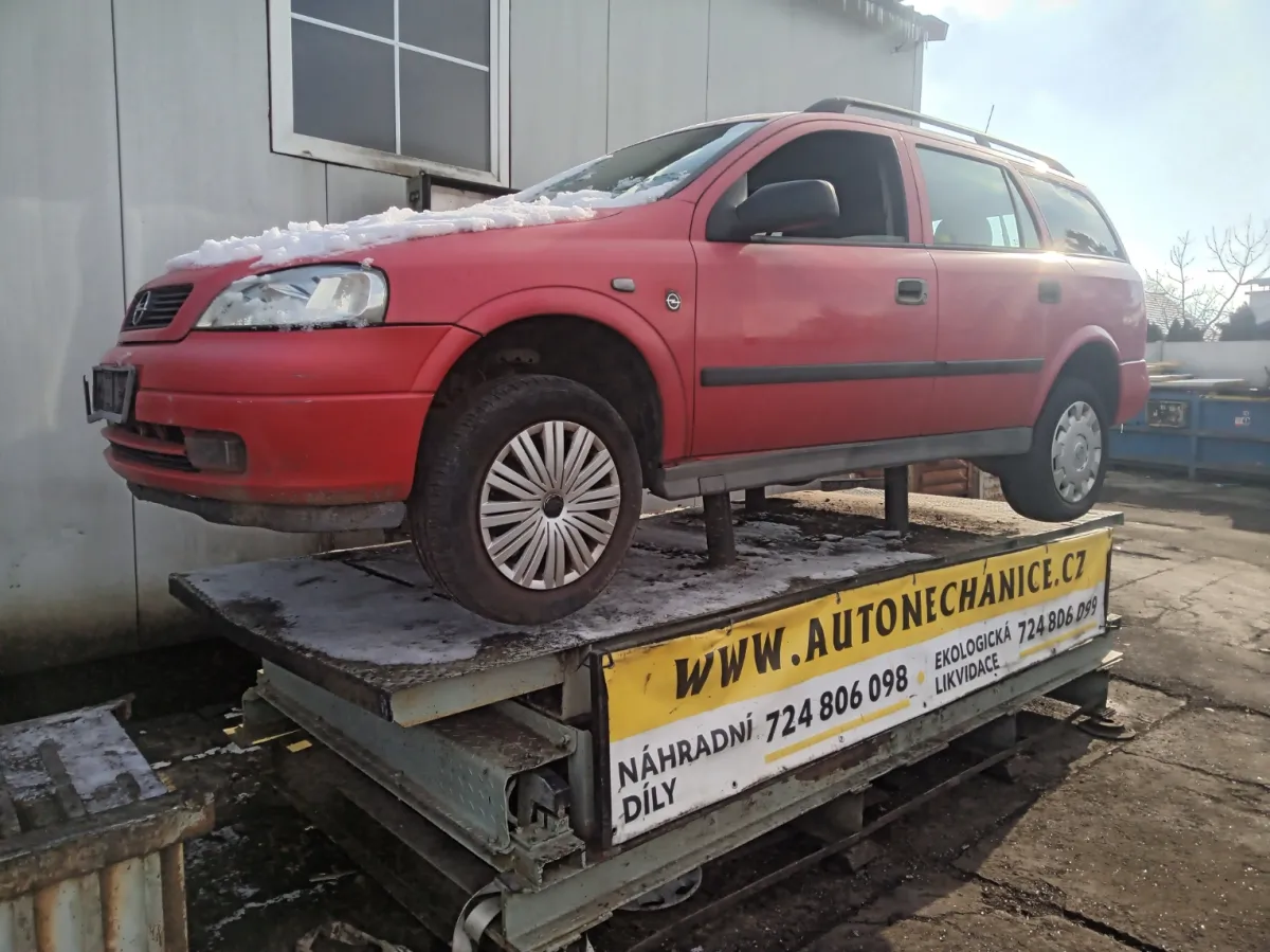 Opel Astra Caravan Z16XE, 2004