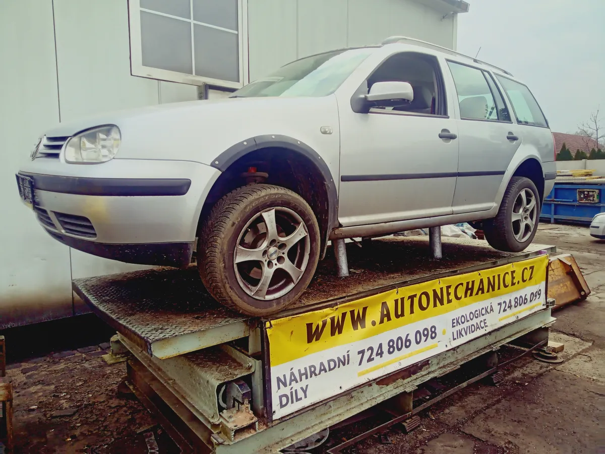 Volkswagen Golf AZD, 2001
