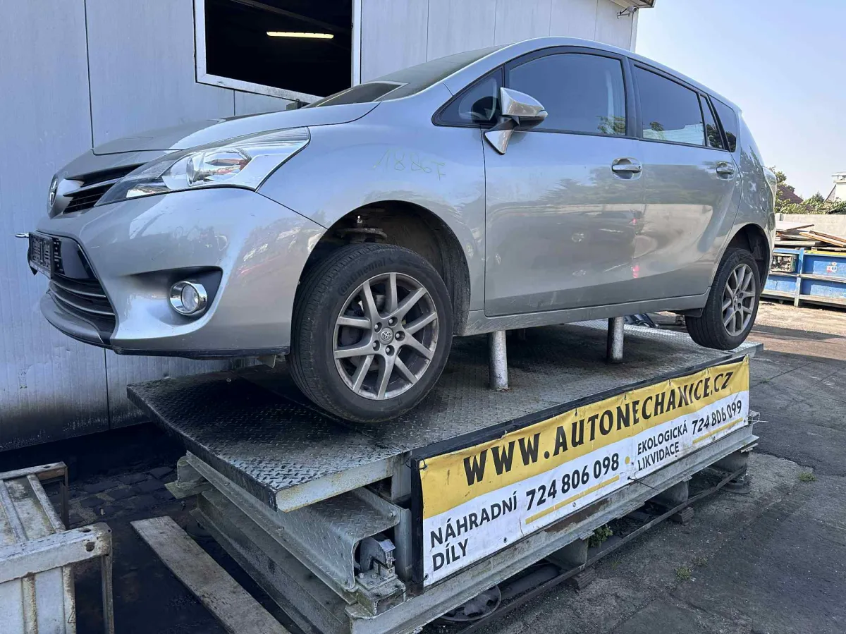 Toyota Verso 1AD, 2013