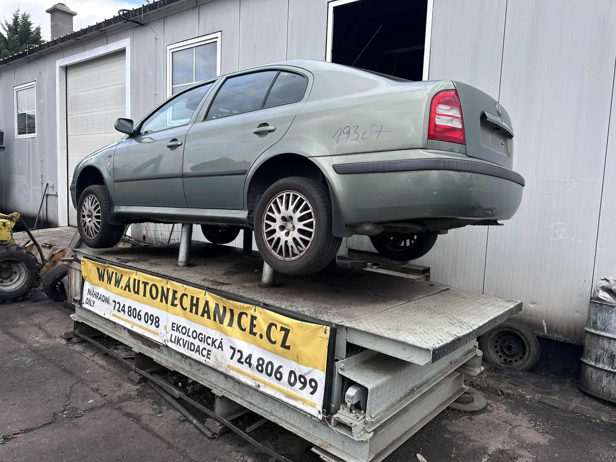 Škoda Octavia I.  AUM, 2002
