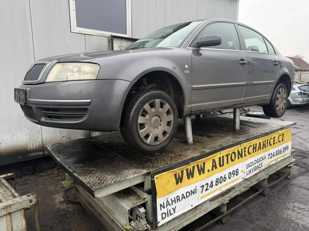 Škoda Superb AYM, 2002