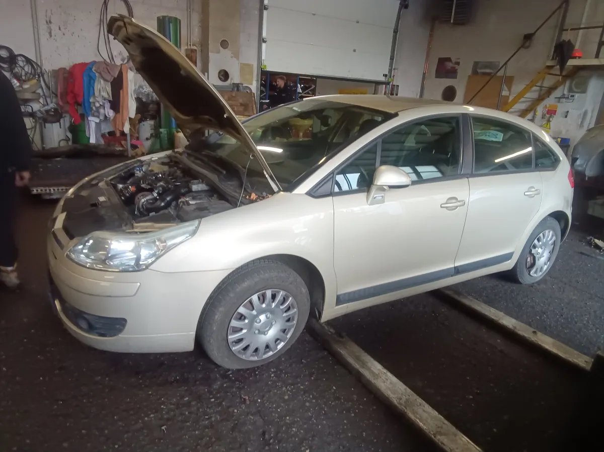 Citroën C4 1.6 hdi 16v 9HY, 2006