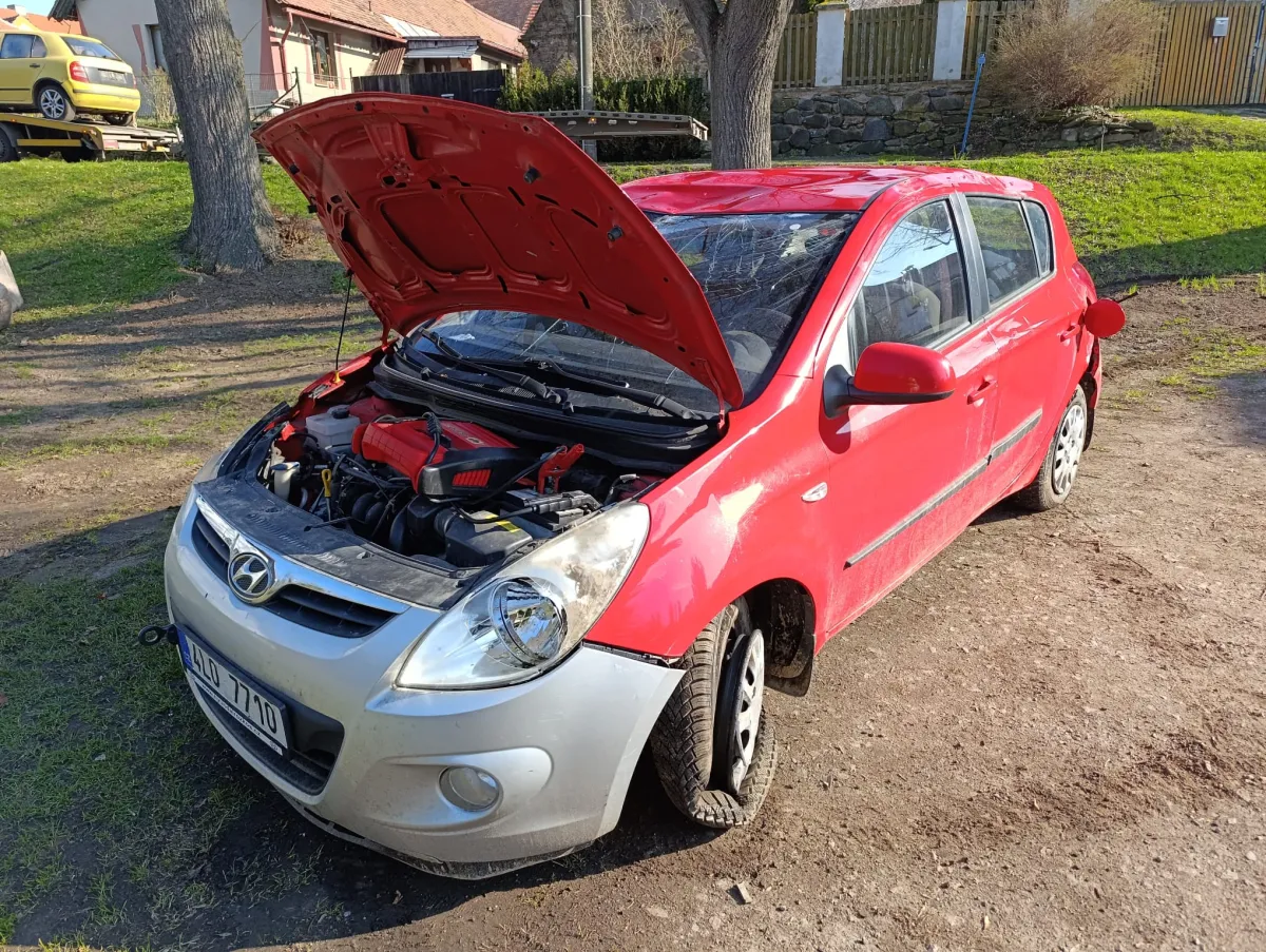 Hyundai i20 G4LA, 2012